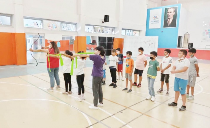 Kırşehir Gençlik Merkezi’nde  “Geleneksel Türk Okçuluğu”  eğitimleri devam ediyor