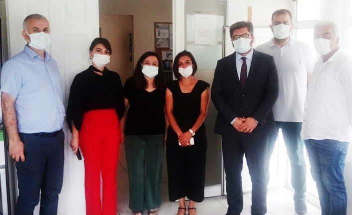 Kırşehir Sağlık Müdürlüğü  yöneticileri aşı birimleriyle iç içe