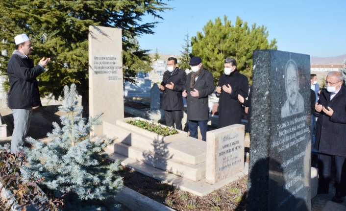 Bozlak ustası Muharrem Ertaş,  Kırşehir'de mezarı başında anıldı