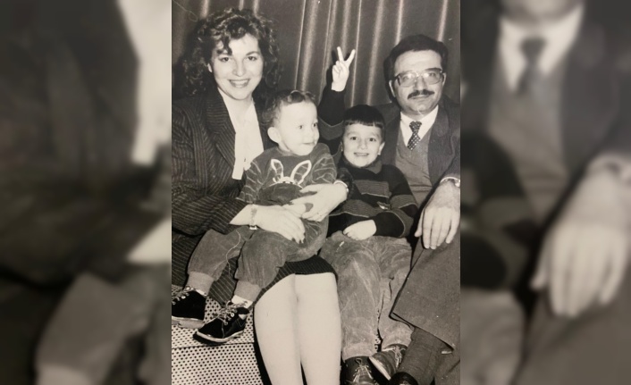Cahit Gürses’in Belediye Başkanlığını  kazandığı 32 yıl önceki aile fotoğrafı