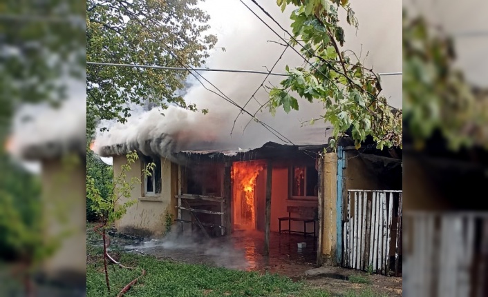 Kırşehir'de lojmanlarda çıkan yangın söndürüldü