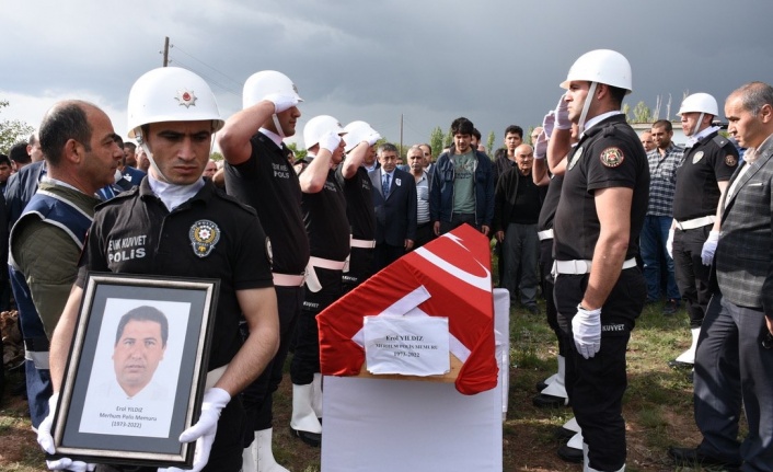 Muhsin Yazıcıoğlu'nun koruma polisliğini yapan Erol Yıldız defnedildi