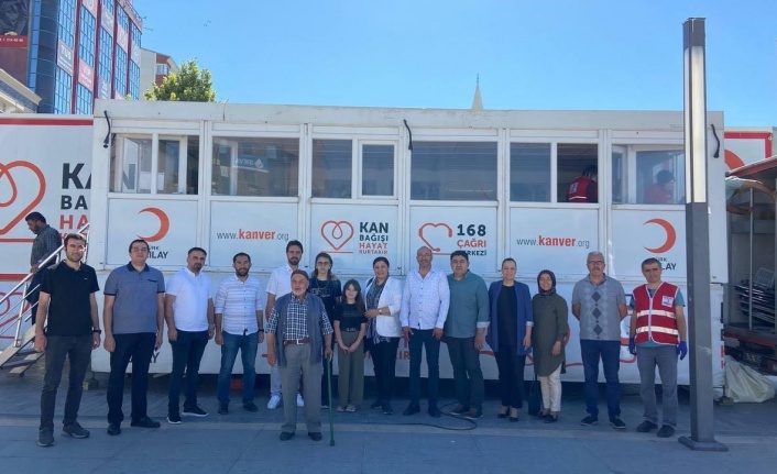 AK Parti Kırşehir İl Başkanlığı'ndan Kızılay'a kan bağışı desteği