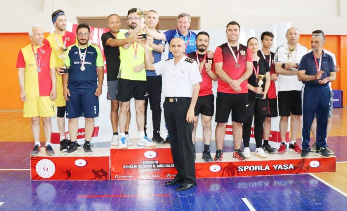 Kırşehir'de Jandarma Haftası kapsamında düzenlenen tenis turnuvası tamamlandı