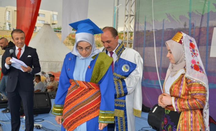 Kırşehir'de üniversite öğrencileri 6 yıldır "Ahilik yemini" ile mezun oluyor