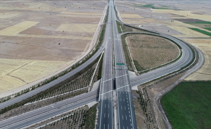 Ankara-Niğde Otoyolu  Kırşehir bağlantı yolunun  tamamı trafiğe açıldı…